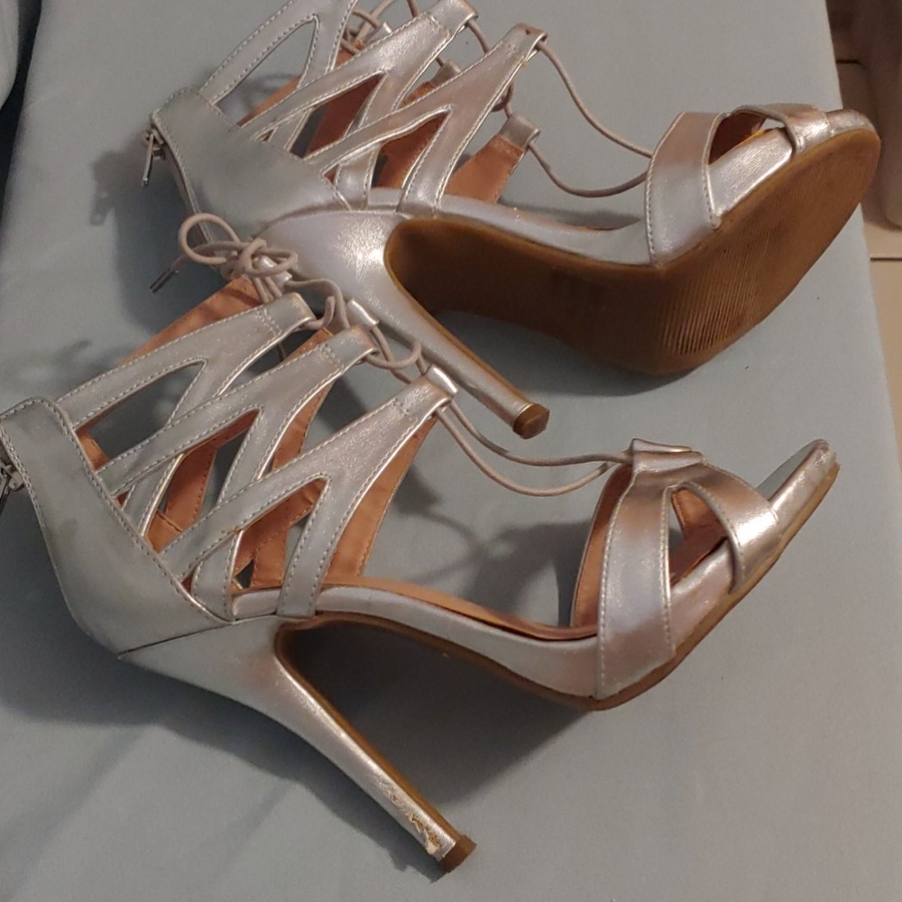 Shoes - Picture 2 of 3